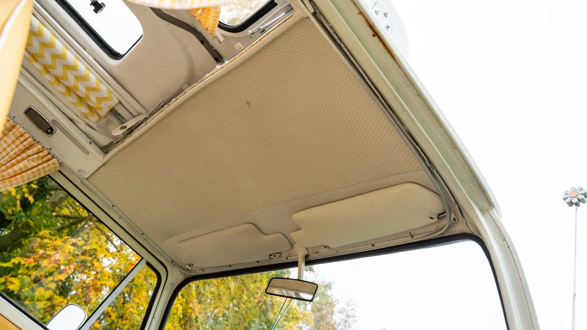 1971 Volkswagen Bay-Window Camper - Image 27 of 30