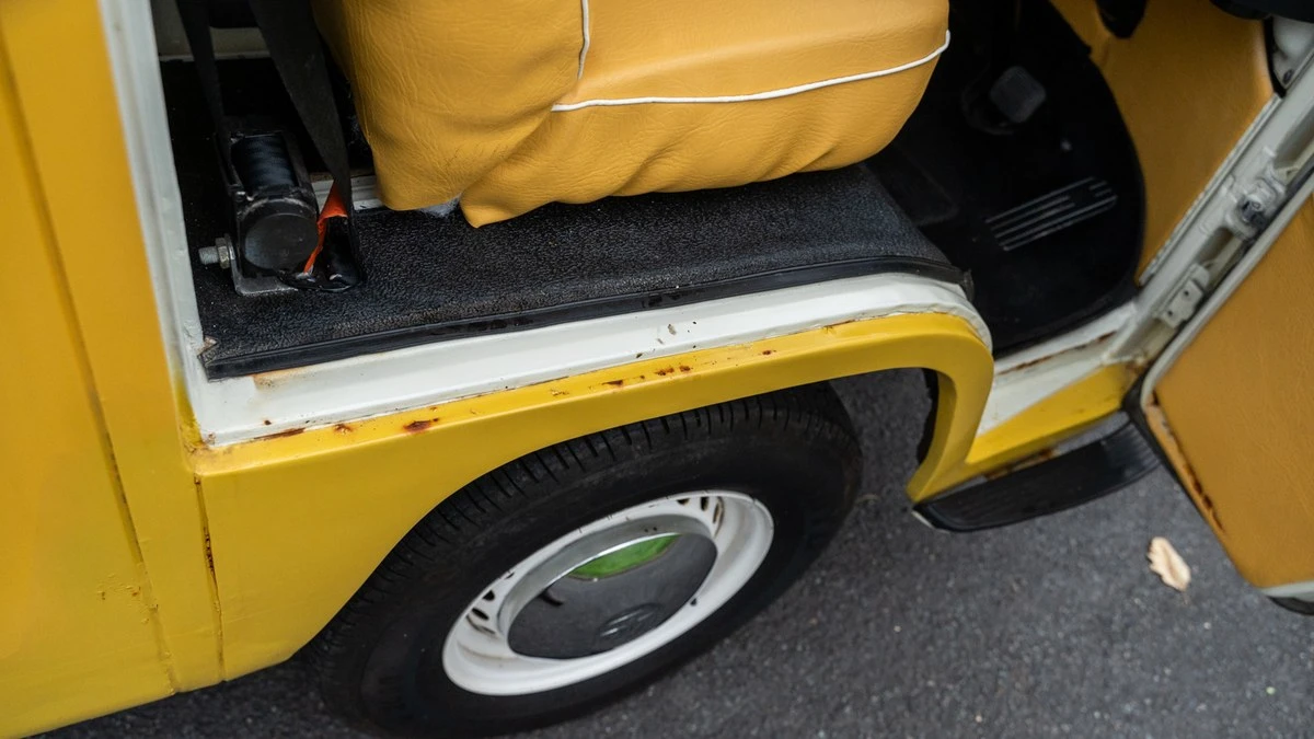 1971 Volkswagen Bay-Window Camper - Image 25 of 30