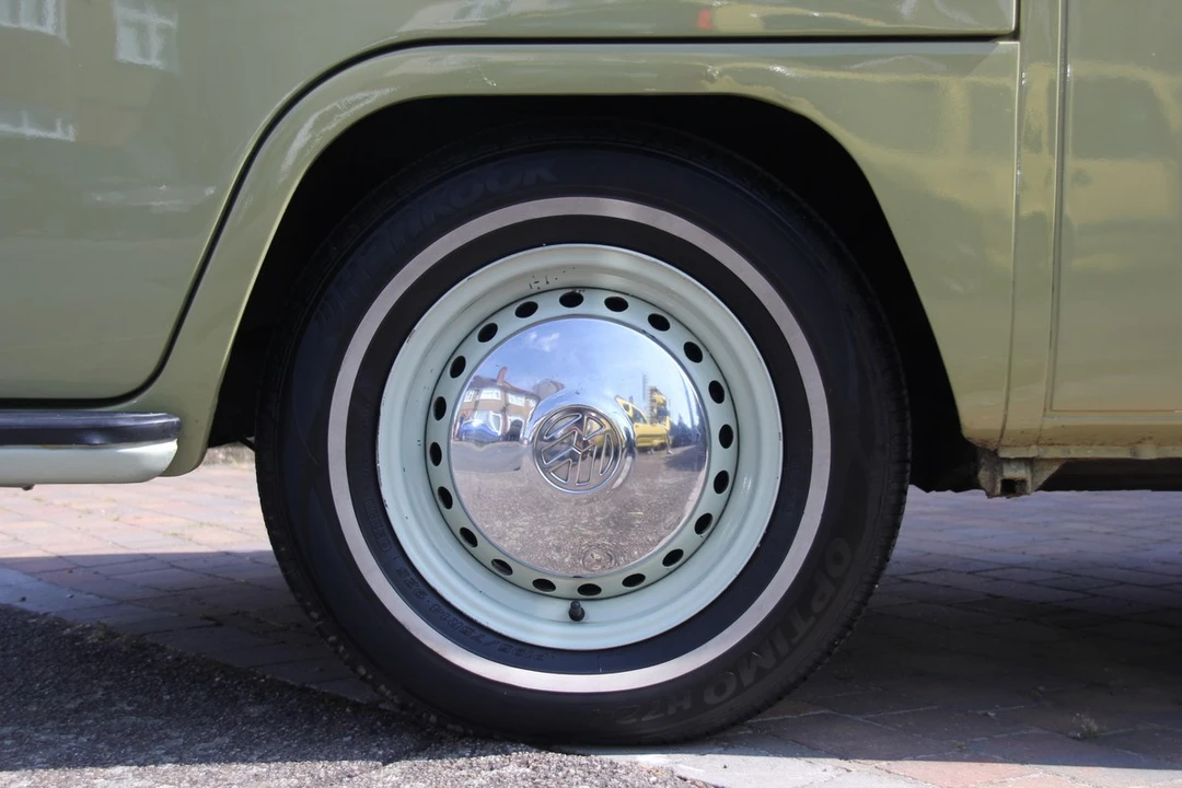 1971 Volkswagen Bay-Window Camper - Image 20 of 30