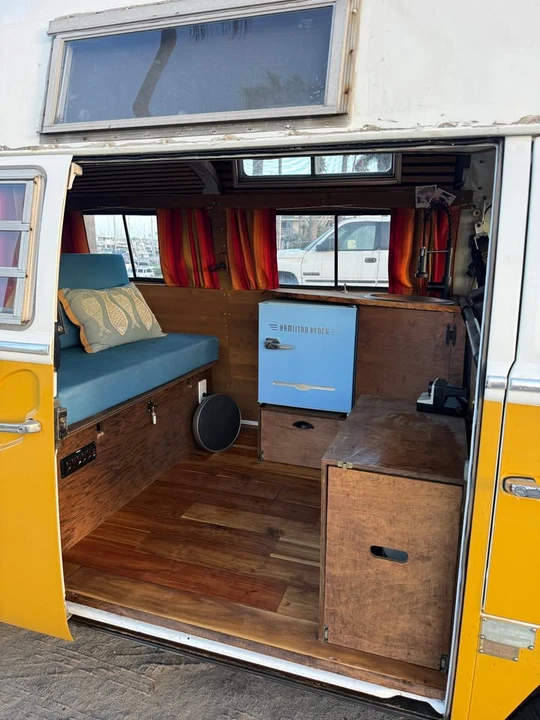 1971 Volkswagen Bay-Window Bus - Image 3 of 8