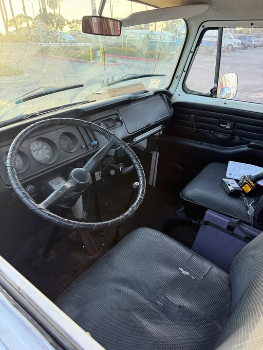 1971 Volkswagen Bay-Window Bus - Image 5 of 8