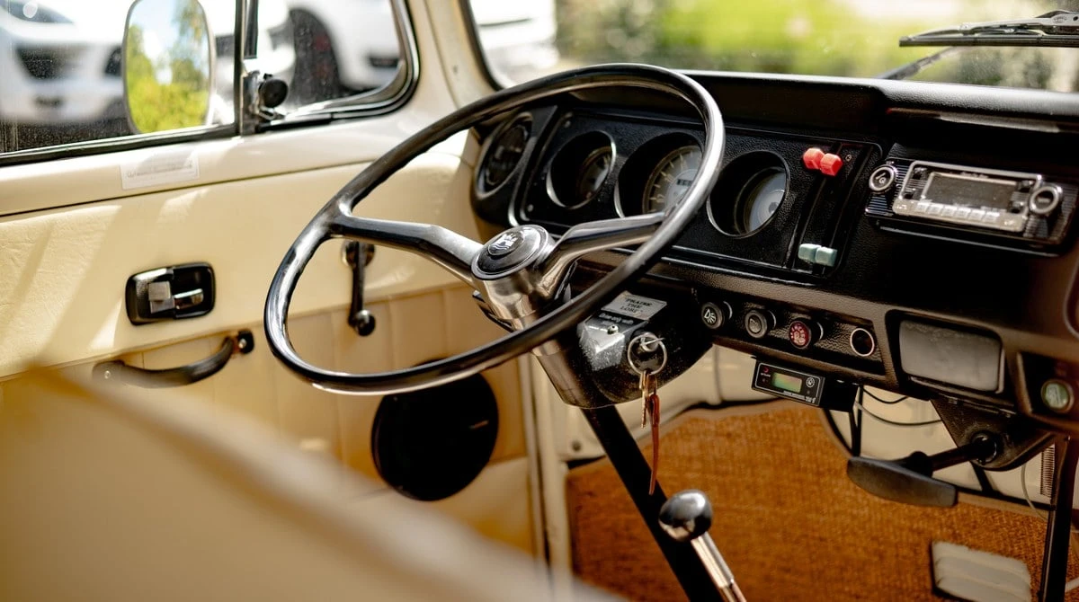 1971 Volkswagen Bay-Window Bus - Image 21 of 30