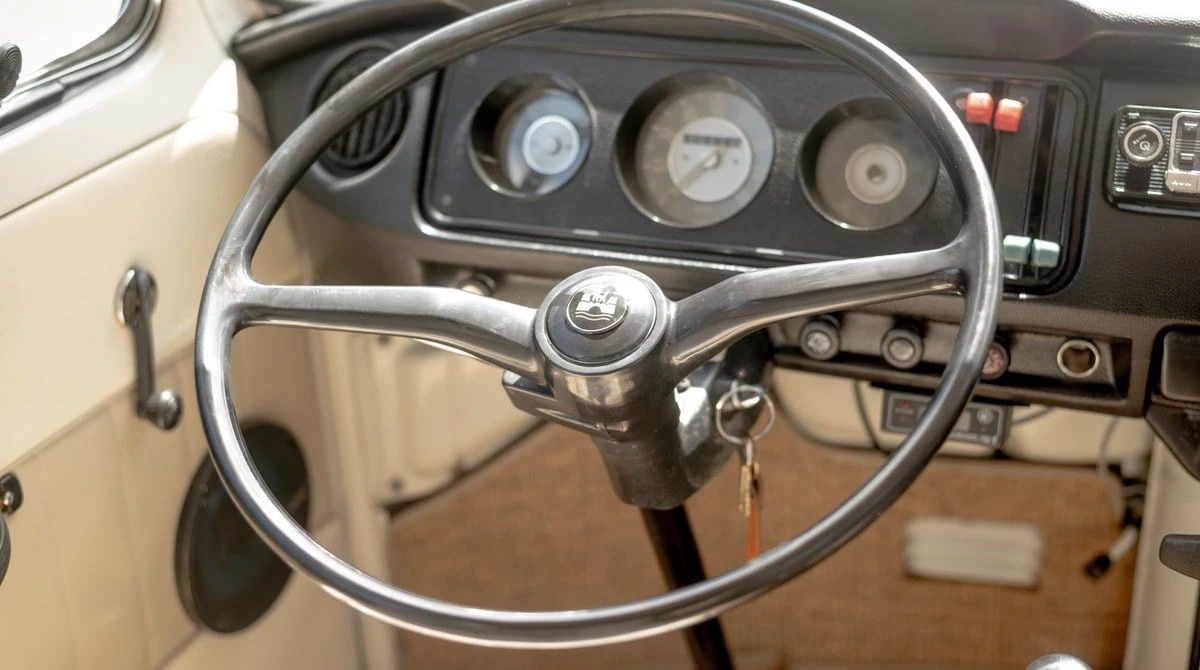 1971 Volkswagen Bay-Window Bus - Image 22 of 30
