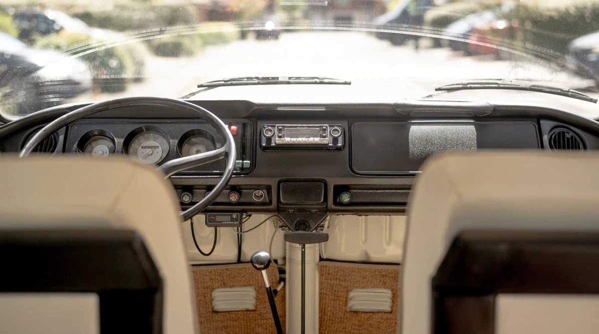 1971 Volkswagen Bay-Window Bus - Image 24 of 30