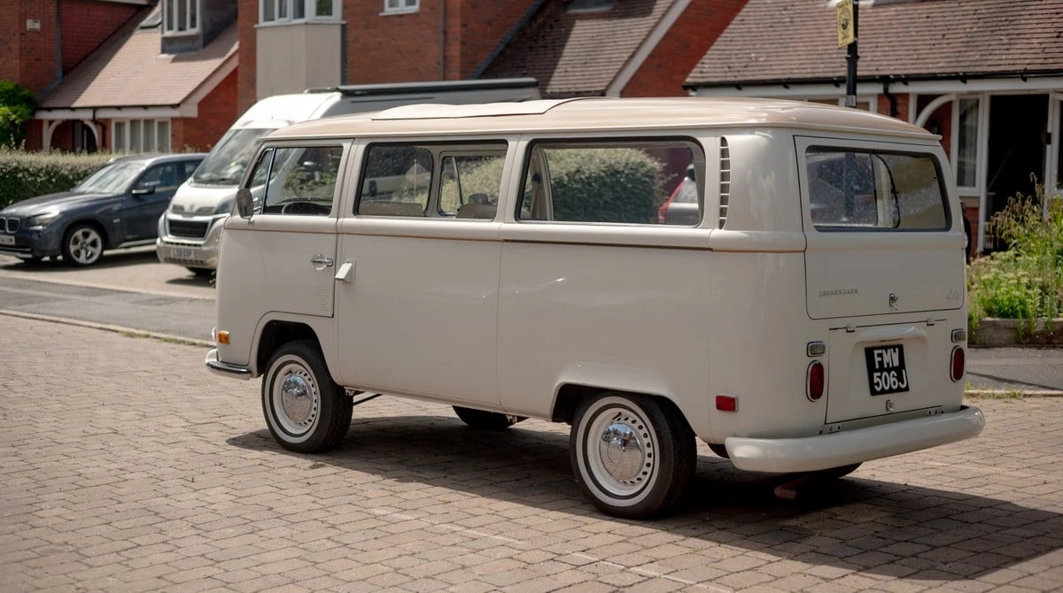 1971 Volkswagen Bay-Window Bus - Image 11 of 30