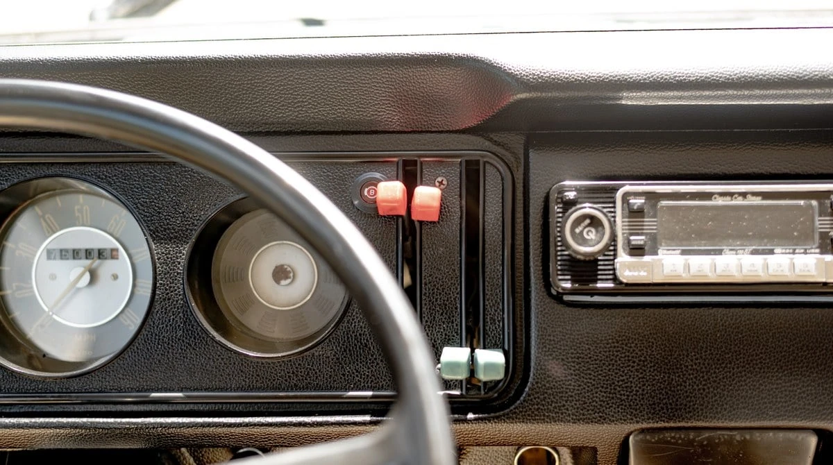 1971 Volkswagen Bay-Window Bus - Image 26 of 30