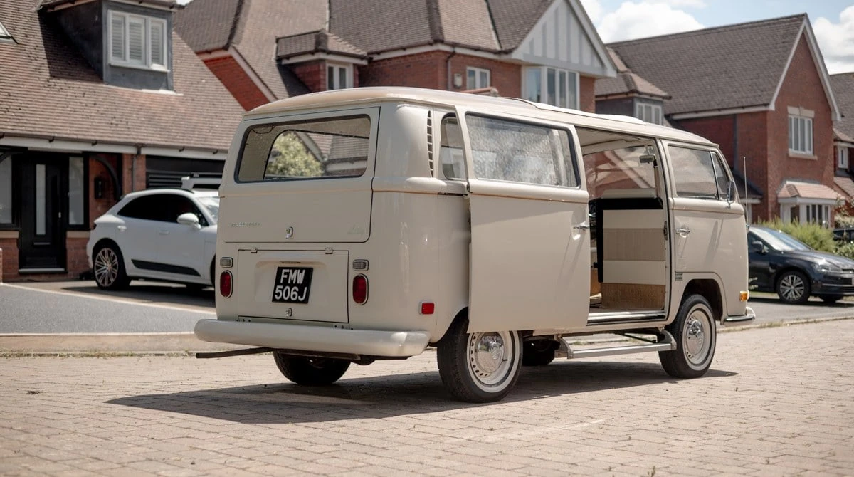 1971 Volkswagen Bay-Window Bus - Image 12 of 30