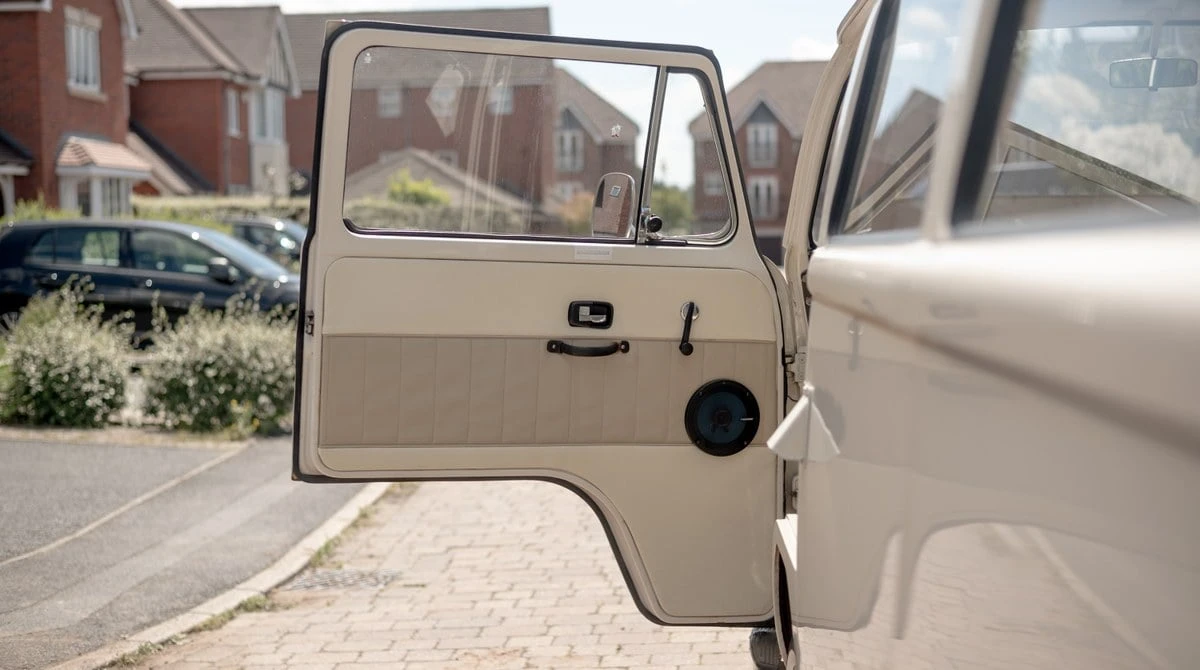 1971 Volkswagen Bay-Window Bus - Image 29 of 30