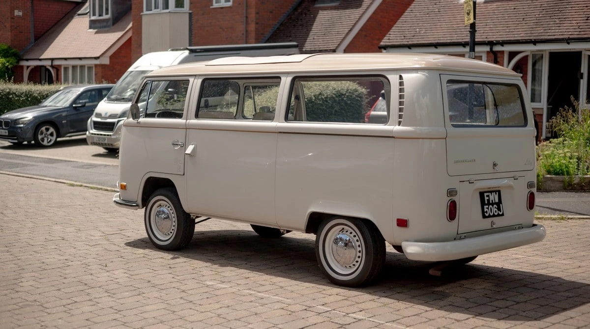 1971 Volkswagen Bay-Window Bus - Image 8 of 30