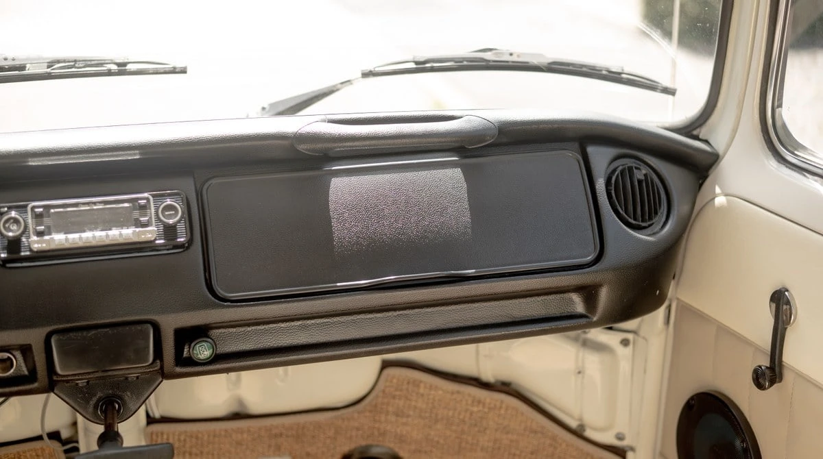 1971 Volkswagen Bay-Window Bus - Image 25 of 30