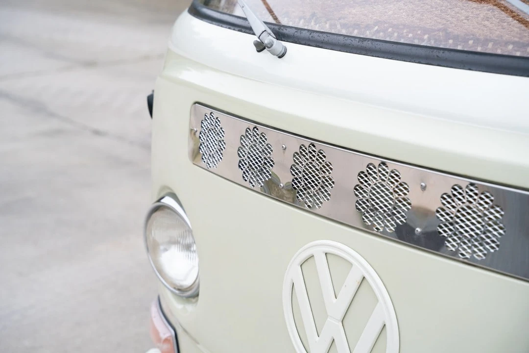1971 Volkswagen Bay-Window Camper - Image 10 of 30