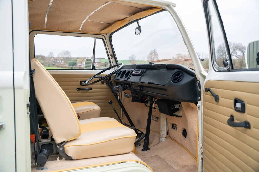 1971 Volkswagen Bay-Window Camper - Image 24 of 30