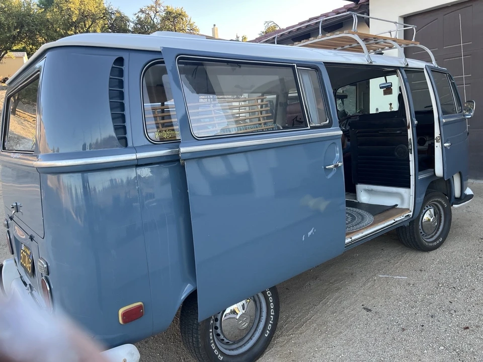 1971 Volkswagen Bay-Window Bus - Image 5 of 9