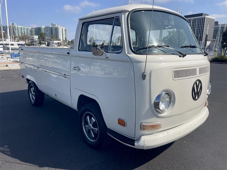 1971 Volkswagen Bay-Window Bus - Image 5 of 19
