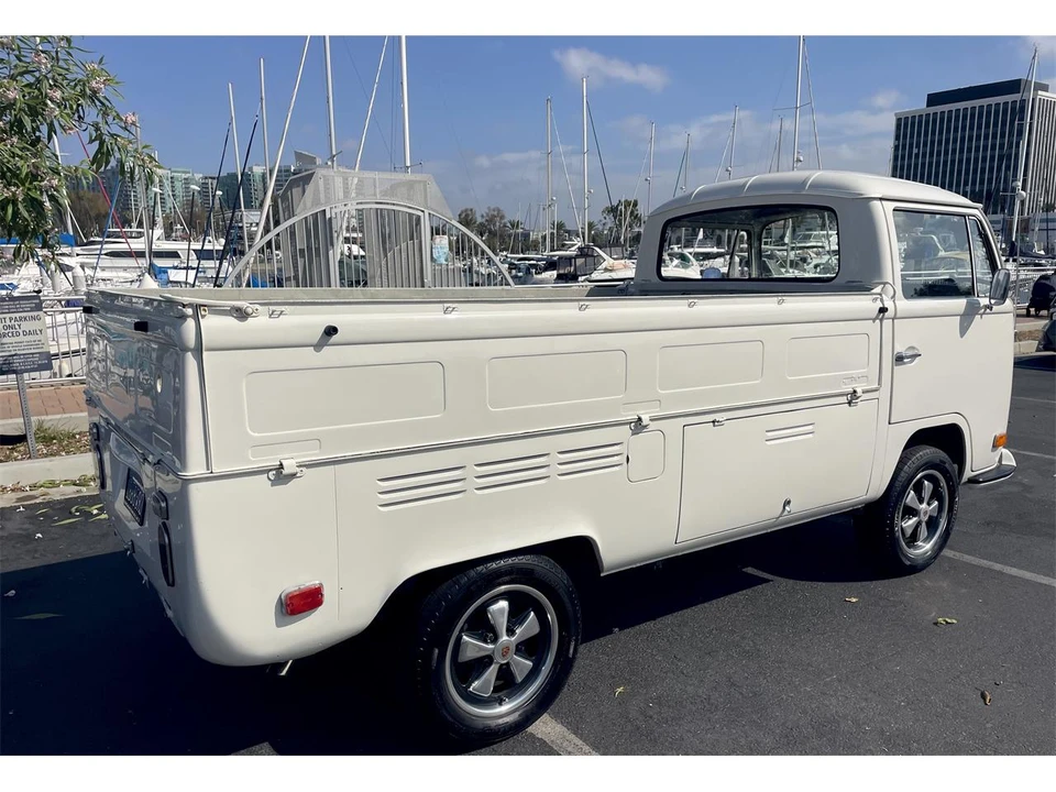1971 Volkswagen Bay-Window Bus - Image 7 of 19