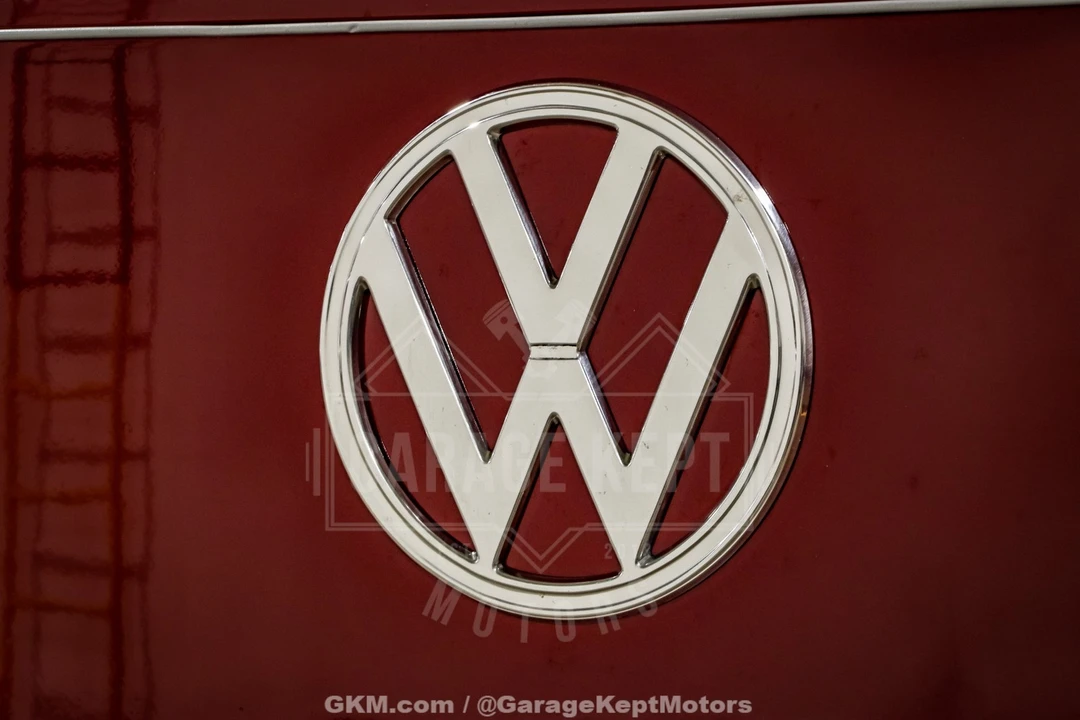 1971 Volkswagen Bay-Window Bus - Image 22 of 31