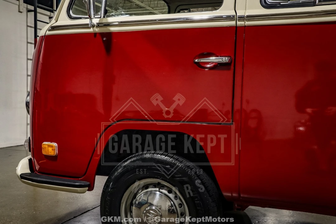 1971 Volkswagen Bay-Window Bus - Image 28 of 31