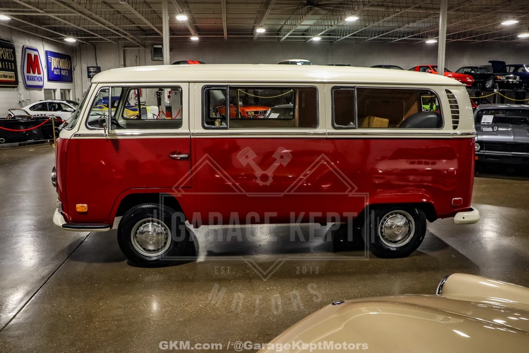 1971 Volkswagen Bay-Window Bus - Image 6 of 31
