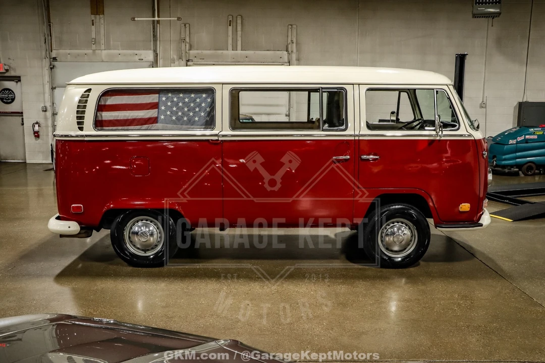 1971 Volkswagen Bay-Window Bus - Image 11 of 31