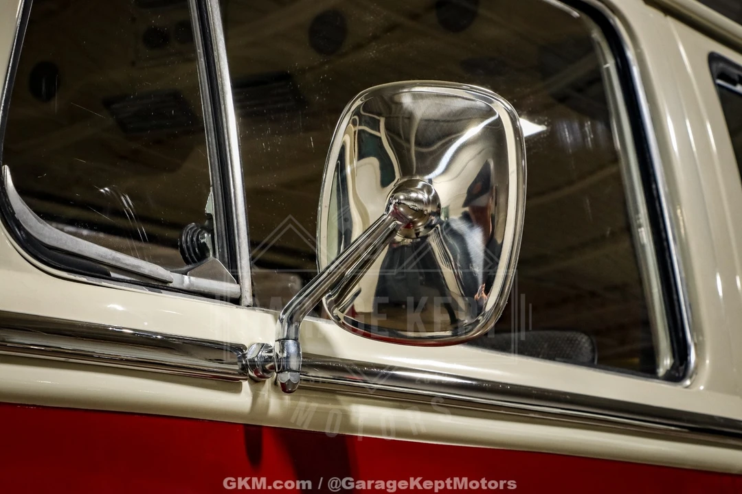 1971 Volkswagen Bay-Window Bus - Image 24 of 31