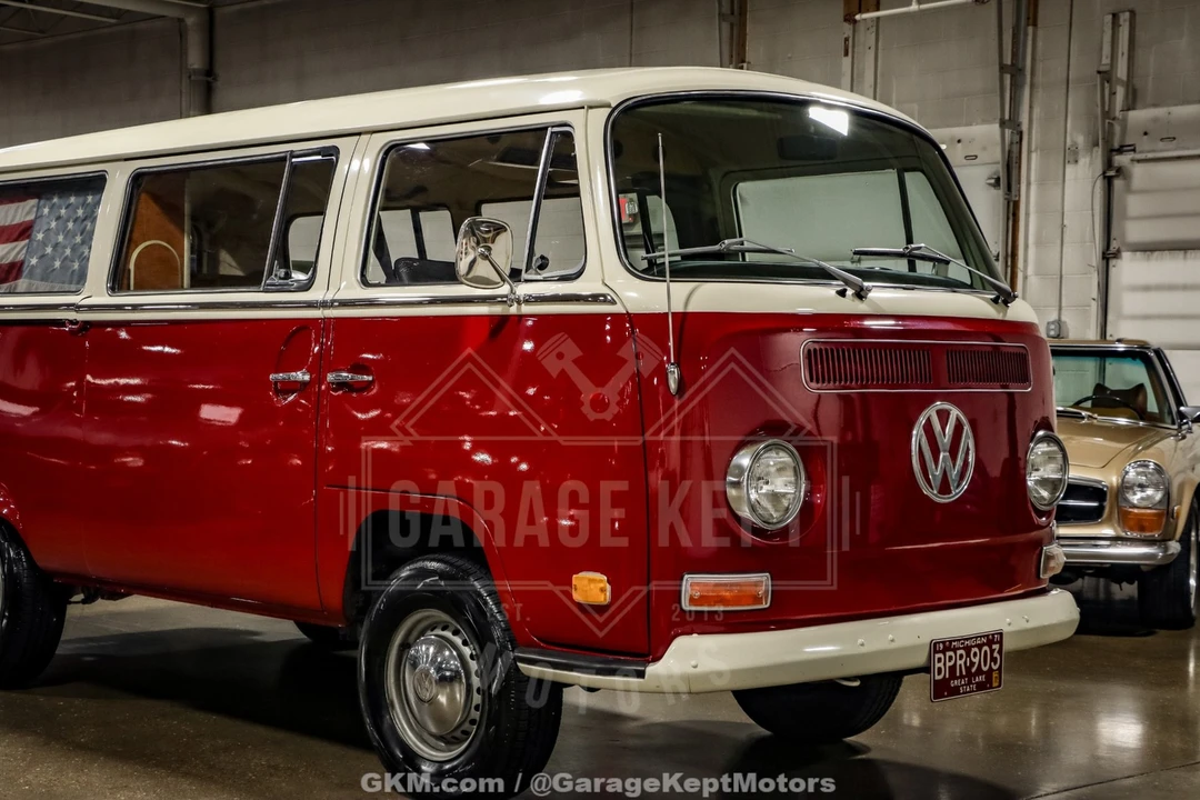 1971 Volkswagen Bay-Window Bus - Image 14 of 31