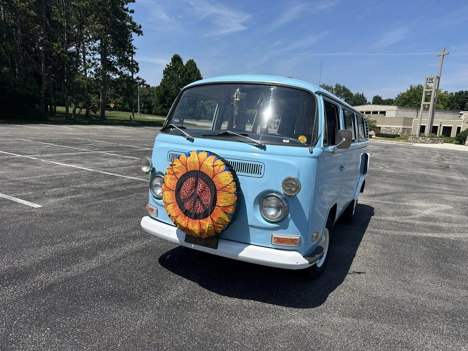 1971 Volkswagen Bay-Window Bus - Image 2 of 31