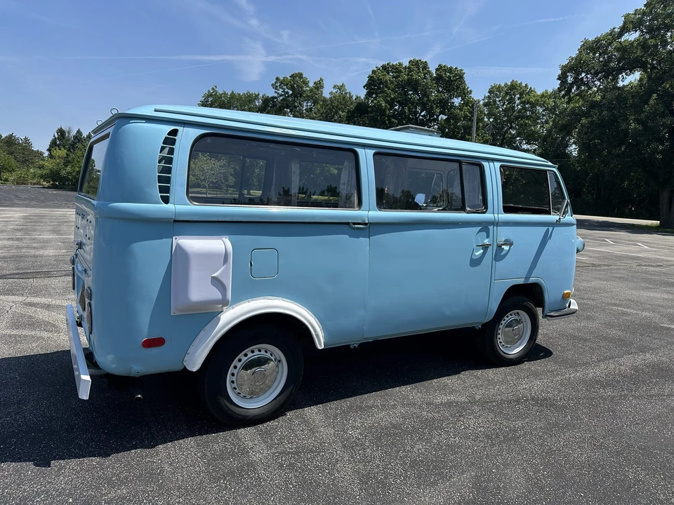 1971 Volkswagen Bay-Window Bus - Image 10 of 31