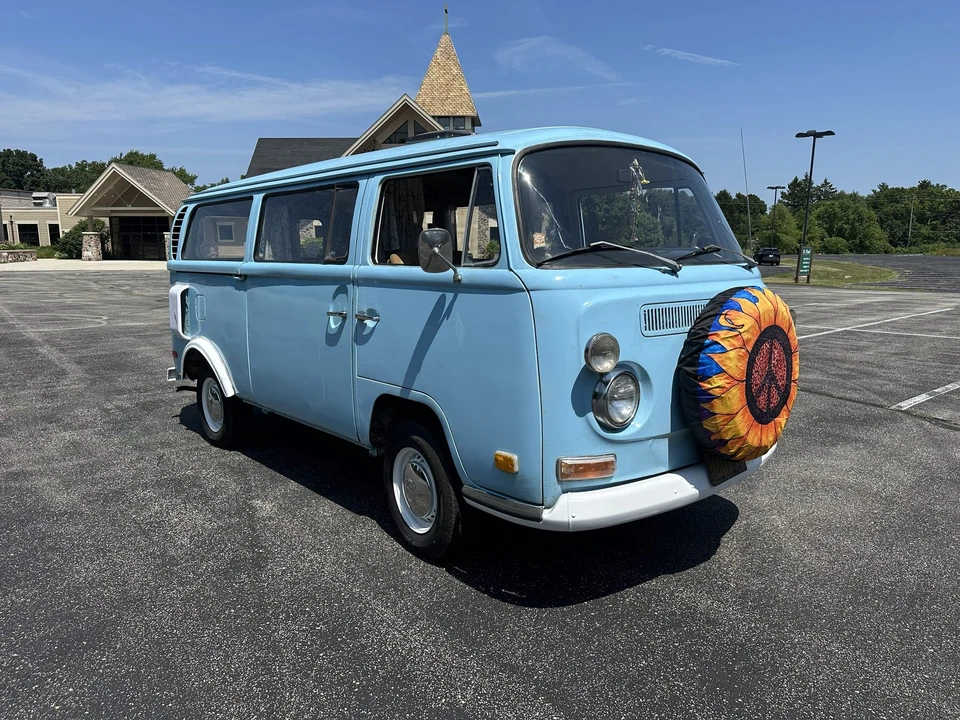 1971 Volkswagen Bay-Window Bus - Image 13 of 31