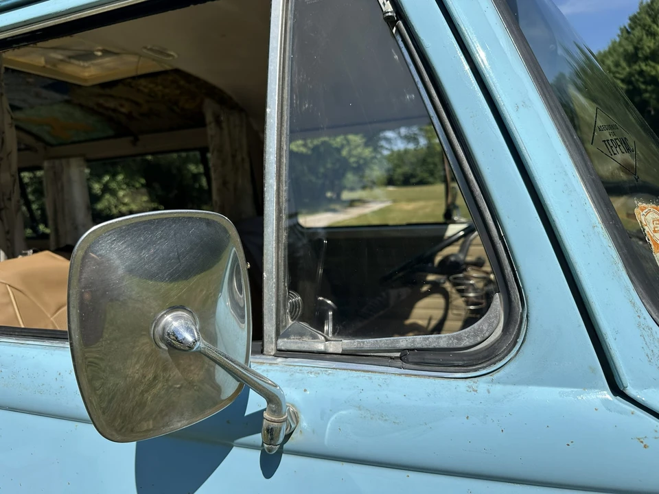 1971 Volkswagen Bay-Window Bus - Image 30 of 31
