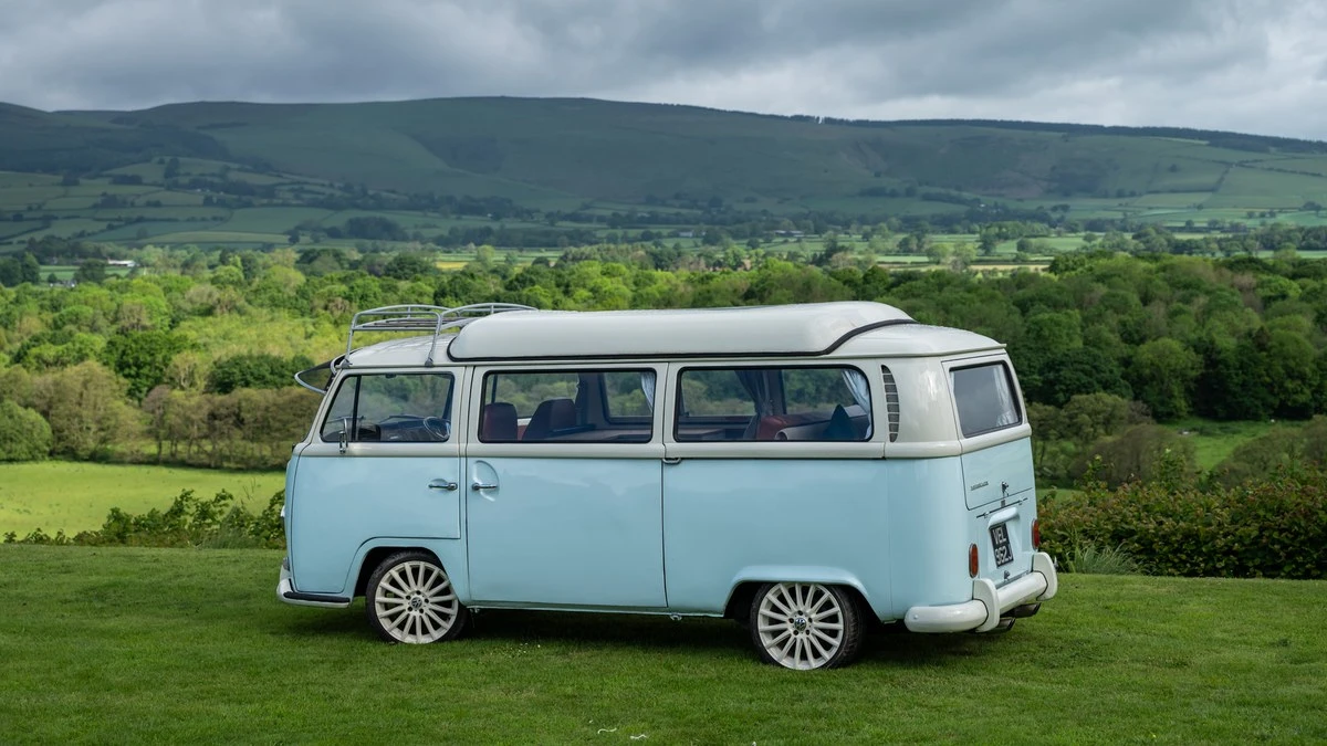 1971 Volkswagen Bay-Window Camper - Image 2 of 30