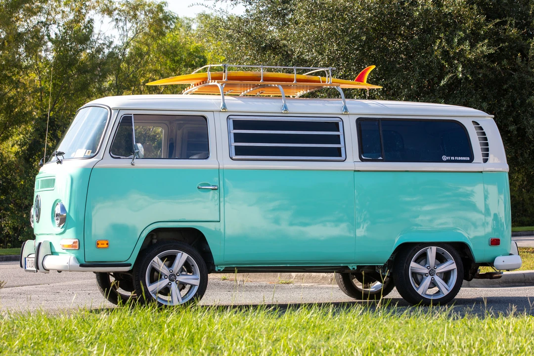 1971 Volkswagen Bay-Window Bus - Image 18 of 31