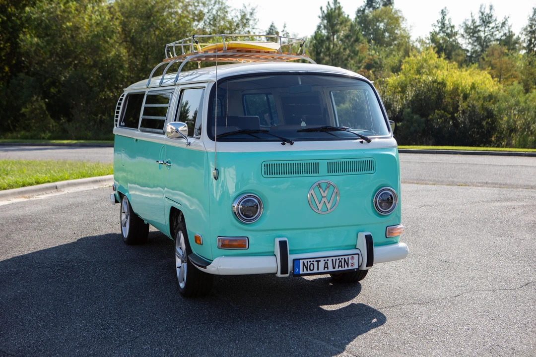 1971 Volkswagen Bay-Window Bus - Image 2 of 31