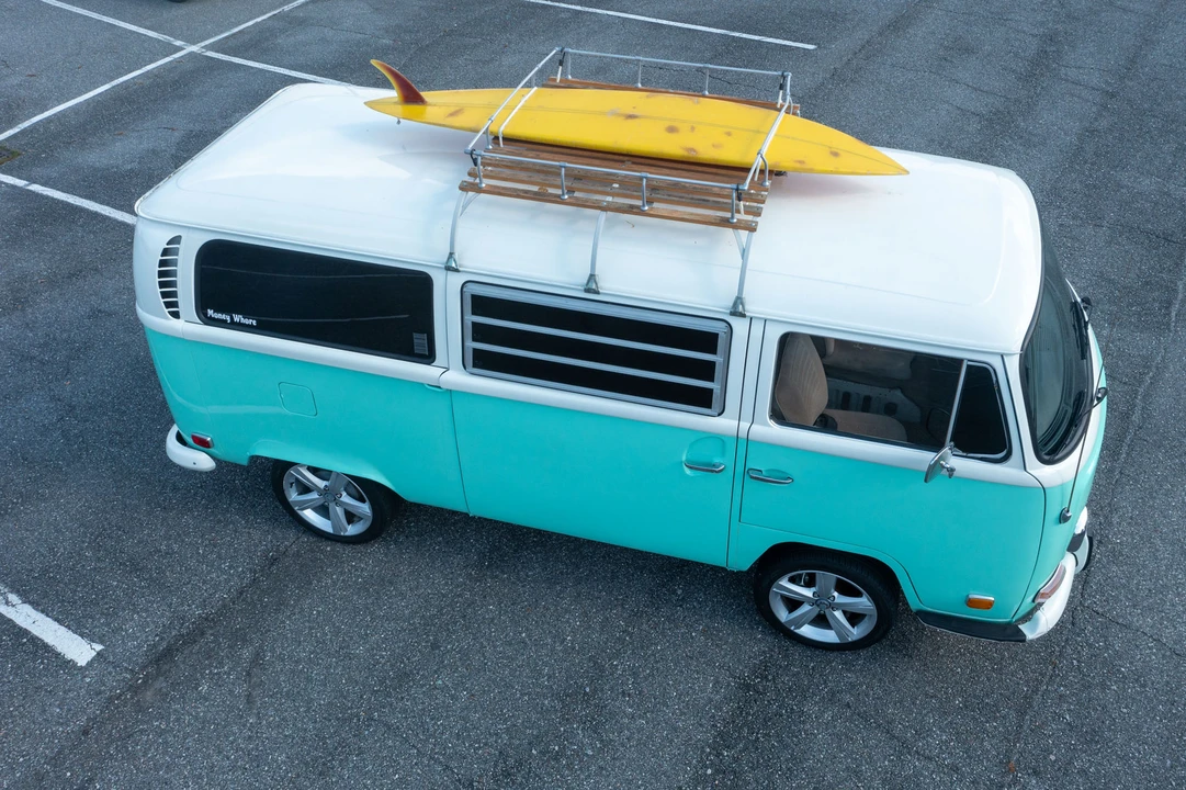 1971 Volkswagen Bay-Window Bus - Image 24 of 31