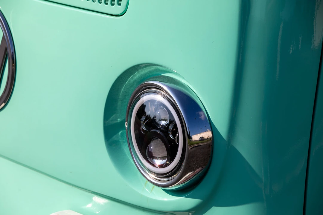 1971 Volkswagen Bay-Window Bus - Image 26 of 31