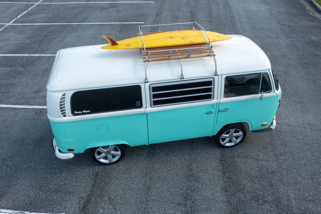 1971 Volkswagen Bay-Window Bus - Image 27 of 31