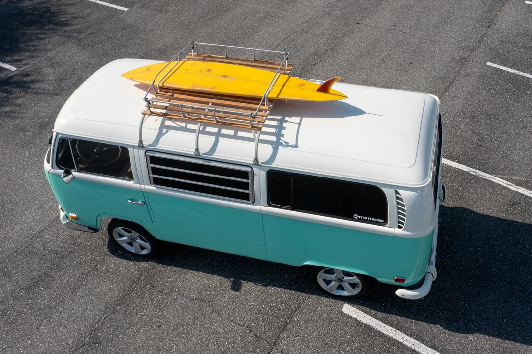 1971 Volkswagen Bay-Window Bus - Image 28 of 31