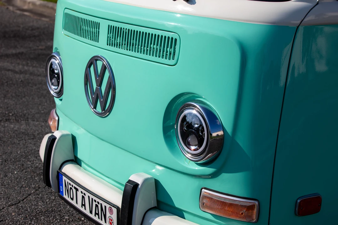 1971 Volkswagen Bay-Window Bus - Image 30 of 31