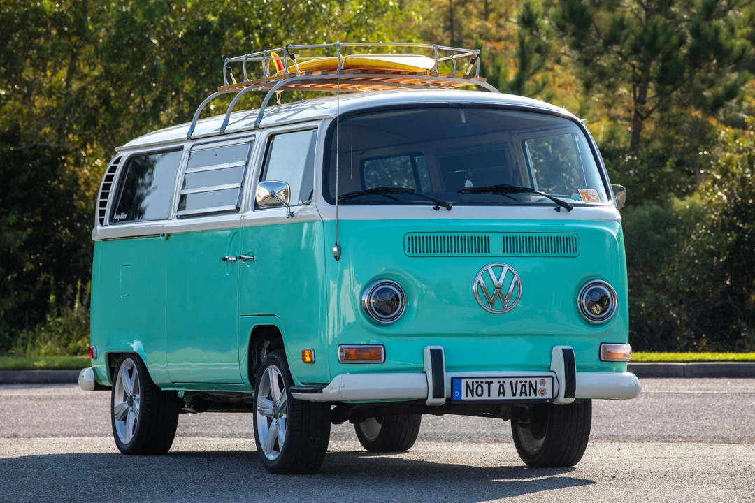 1971 Volkswagen Bay-Window Bus - Image 9 of 31