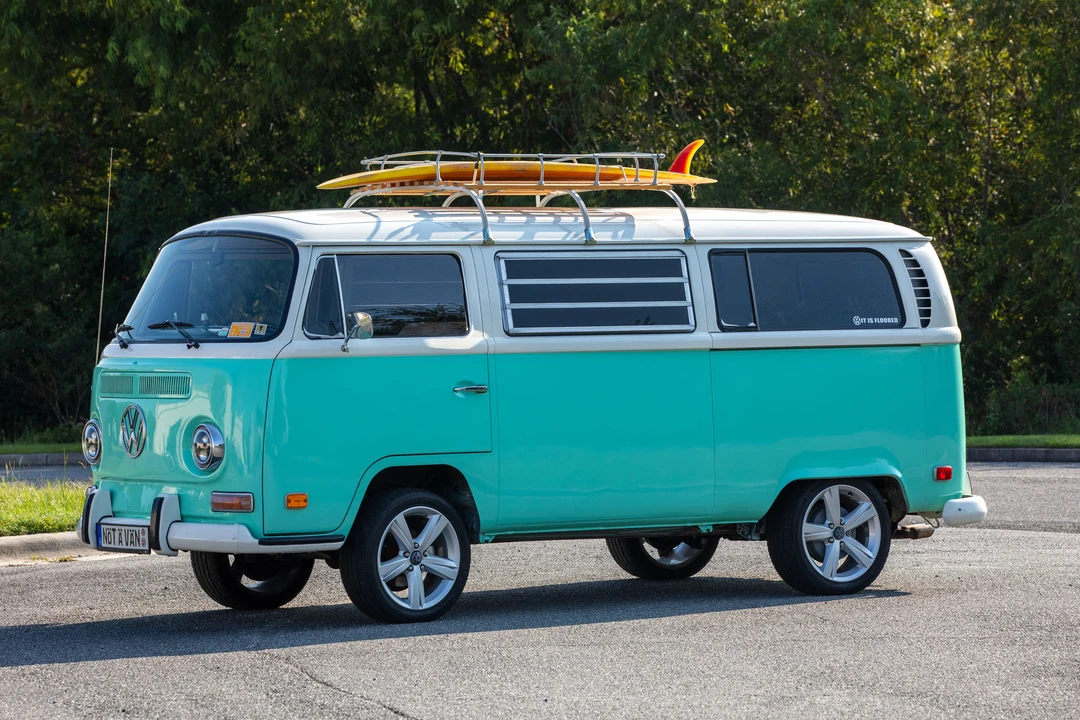 1971 Volkswagen Bay-Window Bus - Image 10 of 31
