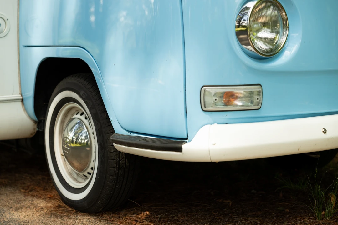 1971 Volkswagen Split-Window Bus - Image 24 of 31