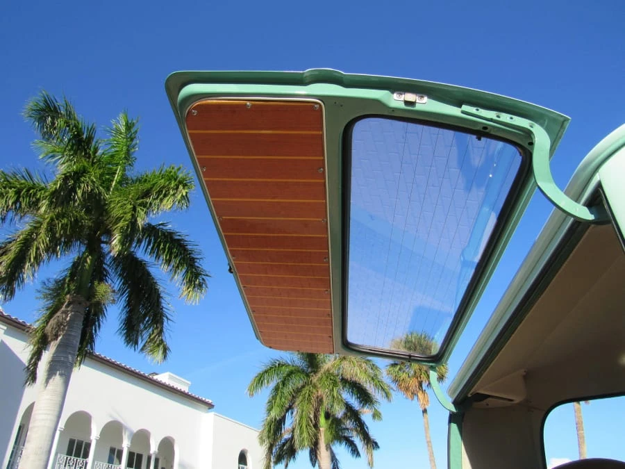 1971 Volkswagen Bay-Window Bus - Image 10 of 12