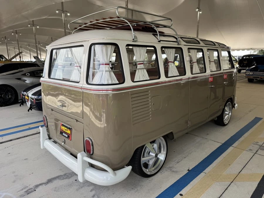 1971 Volkswagen Bay-Window Bus - Image 5 of 12
