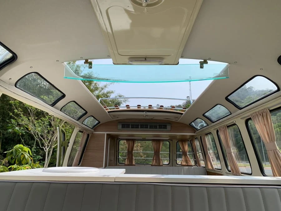 1971 Volkswagen Bay-Window Bus - Image 6 of 27