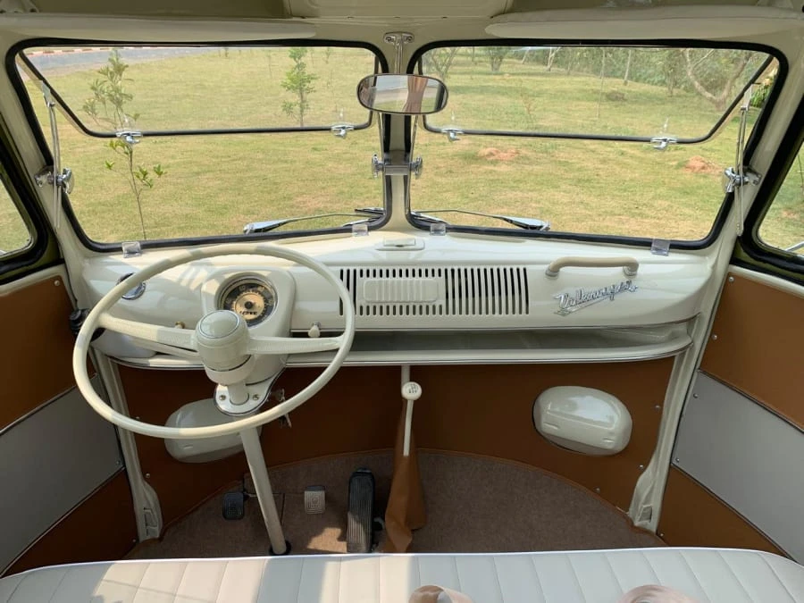 1971 Volkswagen Bay-Window Bus - Image 7 of 27