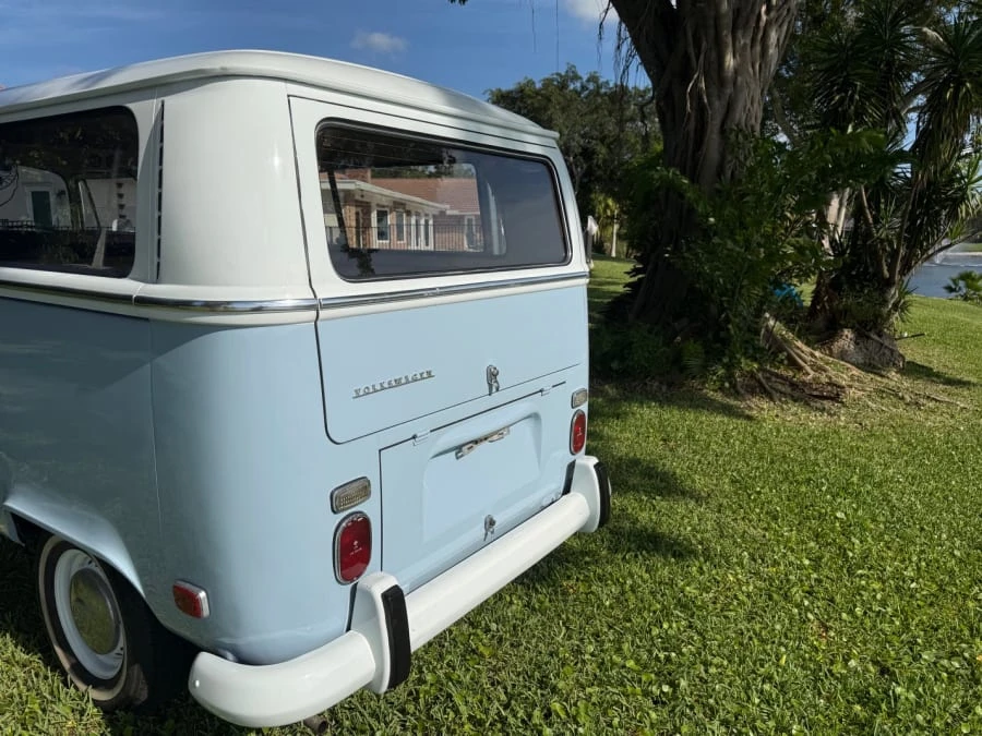 1971 Volkswagen Bay-Window Bus - Image 4 of 12