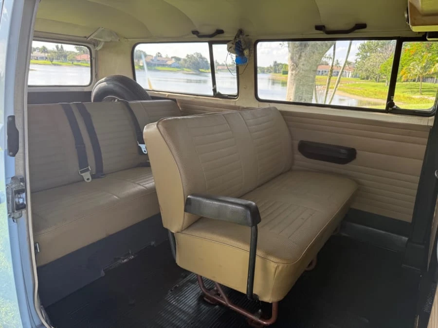 1971 Volkswagen Bay-Window Bus - Image 8 of 12