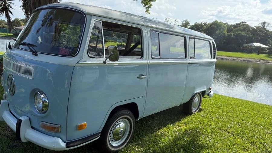 1971 Volkswagen Bay-Window Bus - Image 3 of 12