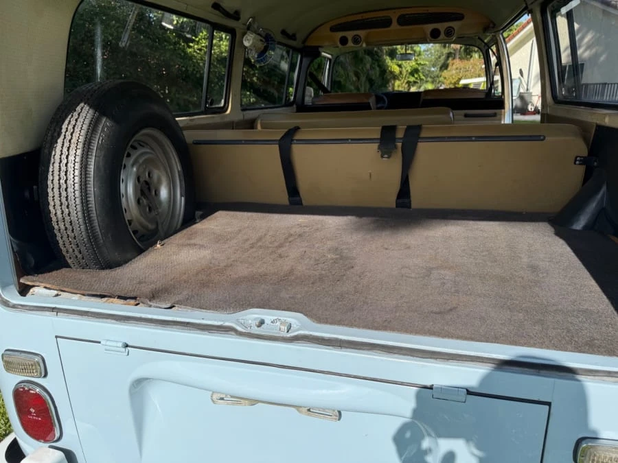 1971 Volkswagen Bay-Window Bus - Image 9 of 12