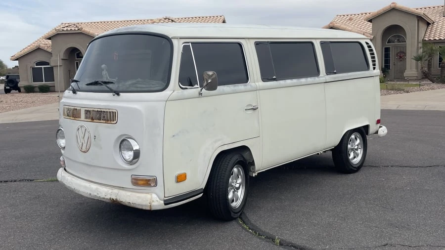 1971 Volkswagen Bay-Window Bus - Image 9 of 9