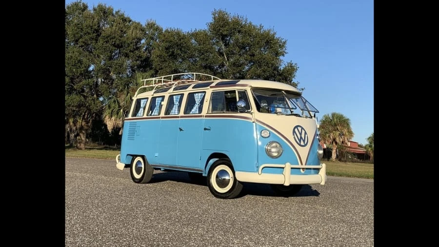 1971 Volkswagen Bay-Window Bus - Image 10 of 19